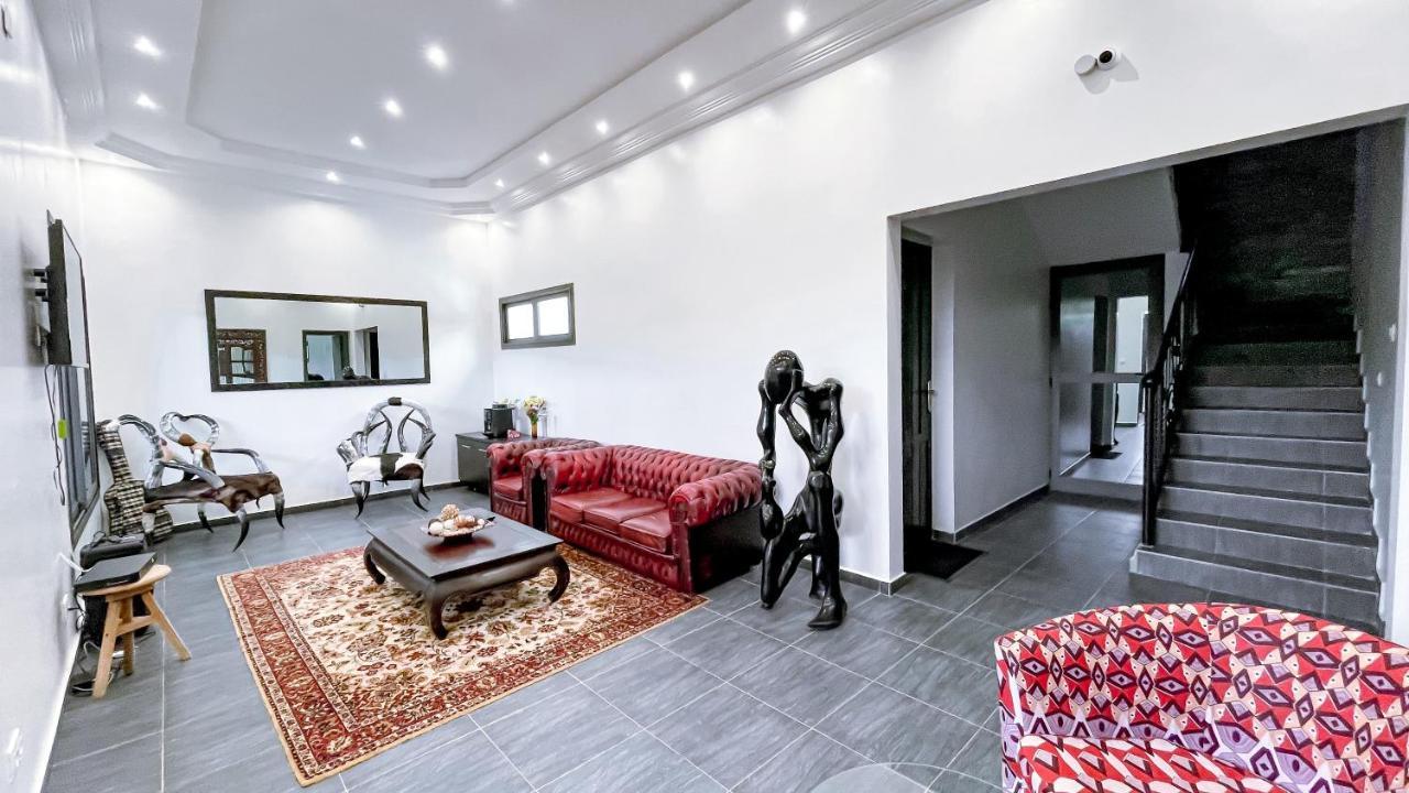 サリー・ポルチュダル Kapinga'S Houseアパートホテル エクステリア 写真